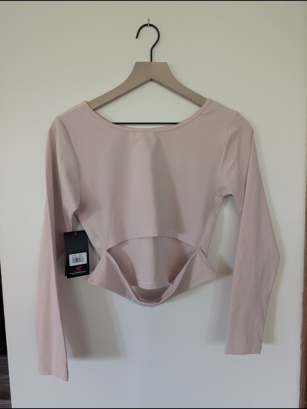 New Balance Women's Long Sleeve Crop Top in Blush Pink Medium - Picture 2 of 5